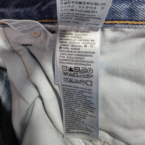 Levi's Jean Shorts Mens 34 Blue Denim 12 Inseam 5-Pocket Zip Fly Red Tab 469 - Picture 8 of 9